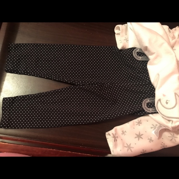 🧸EUC🧸. ⛄️Adorable Winter Penguin Outfit❄️ - Picture 3 of 5